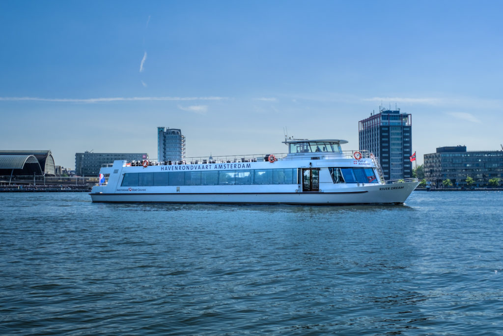 Havenrondvaart boot River Dream in haven van Amsterdam